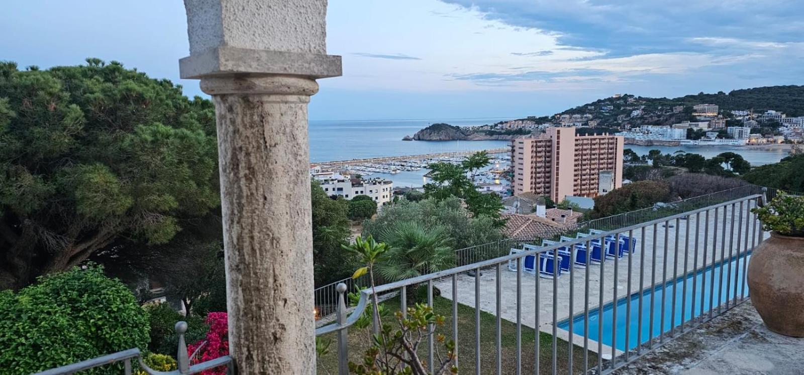 Villa Maricel Sant Feliu de Guíxols Ngoại thất bức ảnh